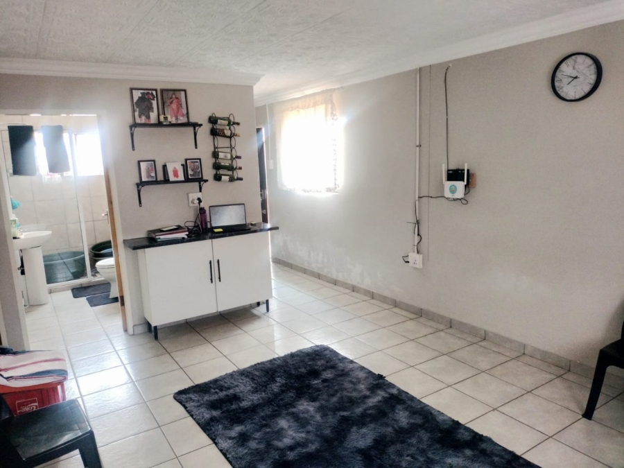 2 Bedroom Property for Sale in Bloemside 5 Free State